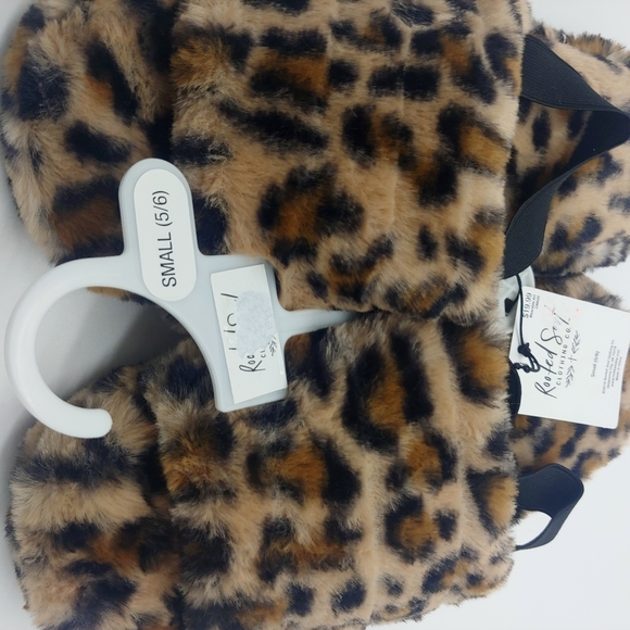 NEW Cheetah Animal Print Plush Faux Fur Slide Cozy Slippers Comfy Cute 5/6 - Picture 2 of 5